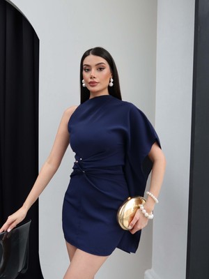 Esra Helvacı Toka Detay Tek Kol Dökümlü Mini Elbise