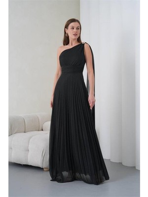 Neşeli Butik Kadın Siyah Tek Omuz Tokalı Drape Detaylı Işıltılı Tül Kumaş Abiye Elbise NBS9388