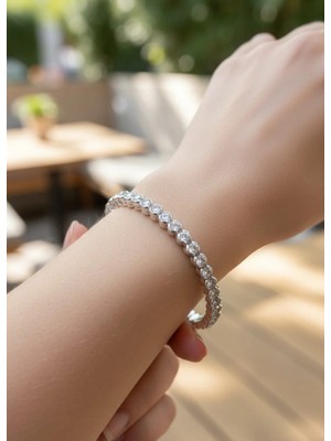 Biju Yılmaz Vip Silver Beyaz Yuvarlak Taşlı Su Yolu Bileklik - 26SLBV07