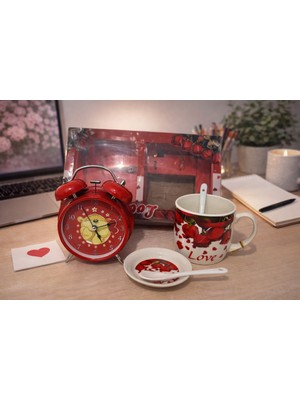 Eng Parti Dünyası Love Temalı Çalar Saat, Kupa ve Tabak Hediye Seti Eng-Kb-25-1