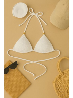 Amora Fancy Clothing Kadın Beyaz Pedli Üçgen Bikini Üstü Halter Bağlamalı Aksesuarlı