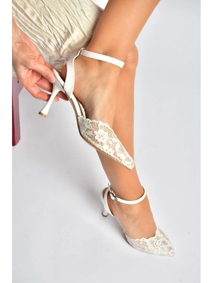 Fox Shoes Y752044206 Beyaz Dantelli Ince Topuklu Kadın Ayakkabı