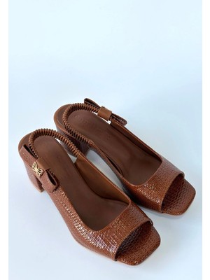 Mesga Butik Alessi Kahve Rugan Topuklu Ayakkabı