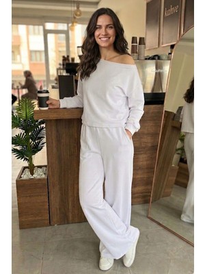 Evavi Kadın Baskısız Kayık Yaka Beyaz Bluz ve Eşofman Altı Takımı