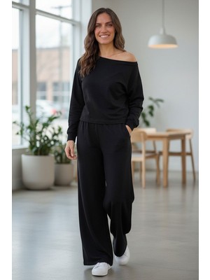 Evavi Kadın Baskısız Kayık Yaka Siyah Bluz ve Eşofman Altı Takımı