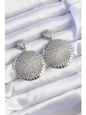 Sylar Pirinç Gümüş Renk Oval Işlemeli Küpe