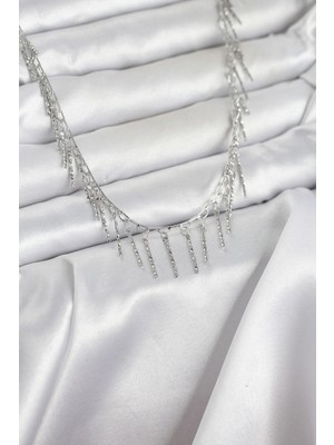 Pirinç Gümüş Renk Saçaklı Model Kadın Kolye