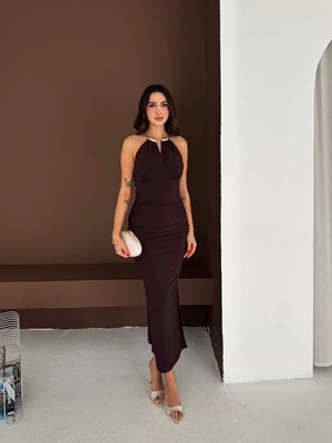 Mevese Ligery Kadın Uzun Abiye Elbise Yırtmaçlı Sırt Dekolteli Şık Gece Elbisesi - Kahverengi