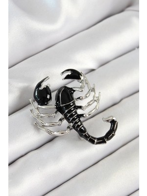 Sylar 3D Siyah Akrep Figürlü Gümüş Renk Kadın Broş