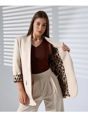 Vesantia Kadın Taş Rengi Leopar Astar Detaylı Blazer Ceket