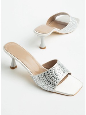 Dilimler Ayakkabı Kadın Topuklu Terlik Gümüş Taşlı Saten Ince Topuklu