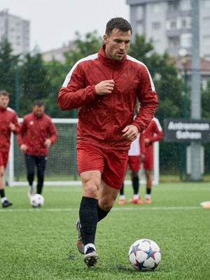  astarlı tam fermuar antrenman yağmurluğu