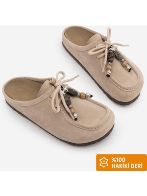 Marjin Kadın Hakiki Deri Eva Taban Önü Kapalı Bağcık Detaylı Boncuklu Sabo Günlük Terlik Nosela Bej Süet