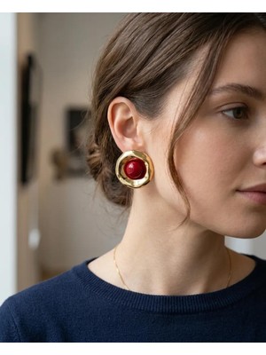 Gold Detaylı Kırmızı Taşlı Vintage Küpe