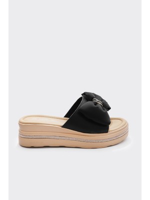 Derinet Fiyonk Aksesuarlı Kadın Terlik