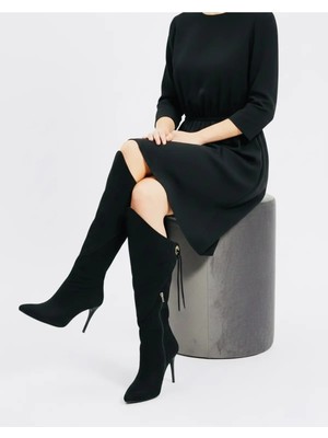 Siyah Süet Ince Topuklu Çizme Gold Halka Detaylı 8,5 Cm-Felisya Butik