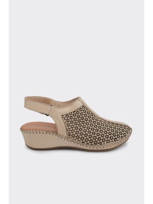 Derinet Hakiki Deri Lazer Kesim Cırtlı Kadın Sandalet