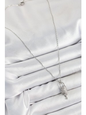 AyrStore 316L Çelik Zirkon Taşlı Kilit ve Sallantılı Anahtar Model Gümüş Renk Kadın Kolye