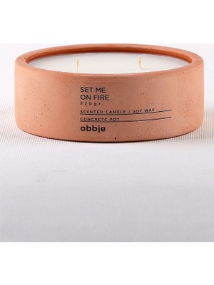 Obbje Tarçın & Elma Kokulu Beton Mum | Yatay Form | Çift Fitil | Modern Dekoratif Tasarım