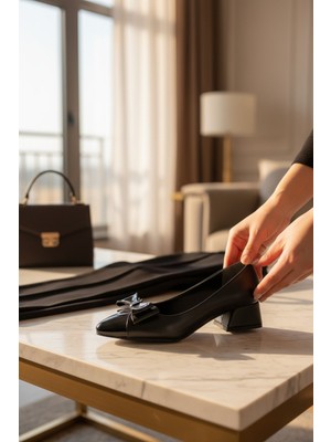 Enoch Kadın Küt Burun Çapraz Bantlı Mary Jane Blok Topuklu Klasik Ayakkabı