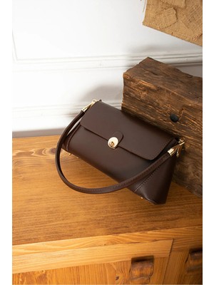 Rivina Kadın Gold Detaylı Kapaklı El ve Omuz Çantası