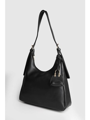 Rivina Navo Kadın Mini Charm Detayli Orta Boy El ve Omuz Çantası Siyah