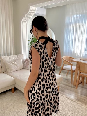 Infivento Kadın Kolsuz Sırttan Bağlamalı Fırfırlı Leopar Desenli Süprem Elbise