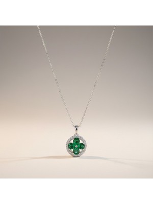 Valmont Accessories Hareketli Uçlu Döner Yeşil Taşlı Kadın Yonca Kolye, 40+5 cm Ayarlanabilir Çelik Kolye