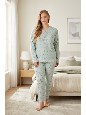 Kadın Büyük Beden Desenli Yakası Düğmeli Uzun Kollu Bambu Pijama Takımı