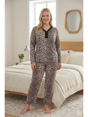 Temporium Kadın Büyük Beden Desenli Yakası Düğmeli Uzun Kollu Bambu Pijama Takımı