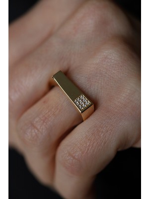 Yenigün Kuyumculuk 14 Ayar Altın Kare Taş Detaylı Asimetrik Yüzük YZK27493