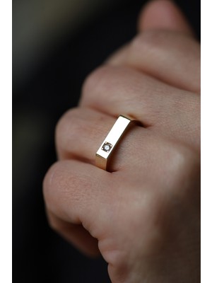 Yenigün Kuyumculuk 14 Ayar Altın Tek Taş Detaylı Düz Yüzük YZK27508