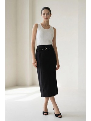Setre Siyah Kemer ve Dikiş Detaylı Midi Boy Etek