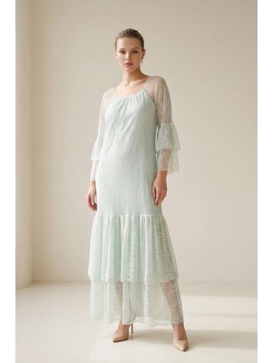 Setre Su Yeşili Kol ve Etek Detaylı Dantelli Midi Elbise