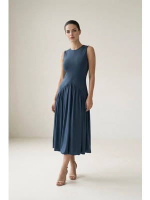 Setre Kuvars Bisiklet Yaka Kolsuz Pilise Detaylı Rahat Kesim Elbise