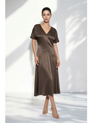 Setre Sütlü Kahve V Yaka Kısa Kollu Midi Rahat Kesim Kalıp Elbise