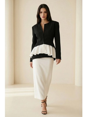 Setre Siyah-Ekru Yaka ve Bel Detaylı Tam Kalıp Ceket