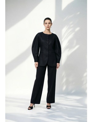 Setre Siyah Yakasız Kol Detaylı Ceket