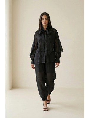 Setre Siyah Rahat Kesim Boyundan Detaylı Gömlek