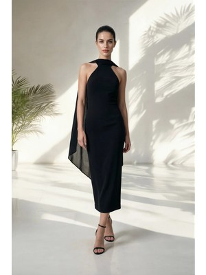 Setre Siyah Boyundan Şal Detaylı Tam Kalıp Midi Boy Elbise
