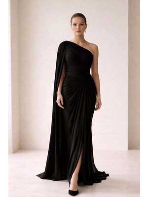 Setre Siyah Tek Kol Pelerin Detaylı Tam Kalıp Abiye Elbise