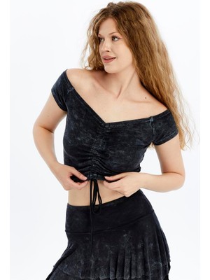 S-Ponder Kadın Madonna Yaka Büzgü Detaylı %100 Örme Viskon Crop Bluz