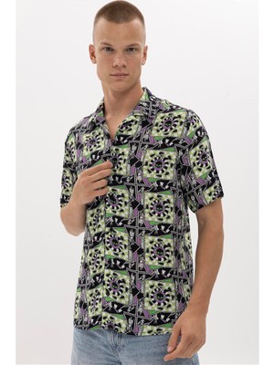 S-Ponder Erkek Beetlejuice Desenli %100 Viskon Kısa Kollu Gömlek