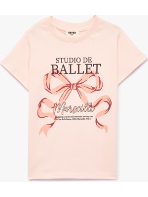 Koton Sim Detaylı Fiyonk Baskılı Kısa Kollu Bisiklet Yaka Pamuklu Tişört