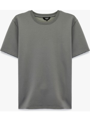 Koton Regular Fit Bisiklet Yaka Pamuklu Tok Kumaş Kısa Kollu Baskılı Tişört