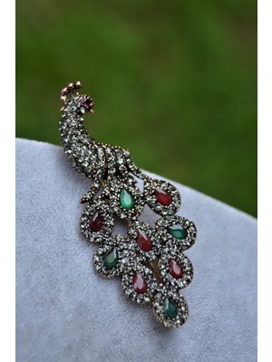 Kadın Tavus Kuşu Broş Stoneage Jewellery Kök Zümrüt Kök Yakut Zirkon Taşlarla Şık Tasarım