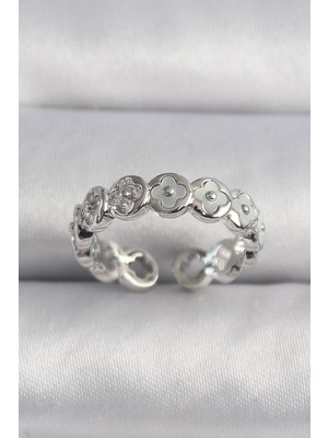 DS LLC Ietaks™ Pirinç Gümüş Renk Beyaz Sedefli Yonca Model Kadın Yüzük