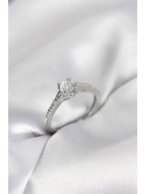 DS LLC Ietaks™ Tek Taş Gümüş Renk Zirkon Taşlı Model Kadın Yüzük