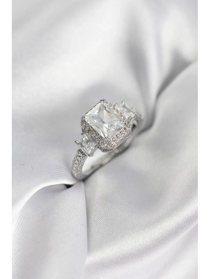 DS LLC Ietaks™ Gümüş Renk Kare Baget Zirkon Taşlı Tek Taş Model Kadın Yüzük