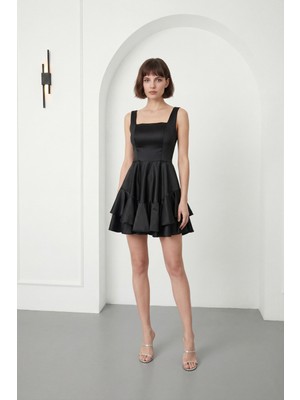 Lafaba Kadın Siyah Kare Yaka Fırfırlı Mini Saten Mezuniyet Abiye Elbise